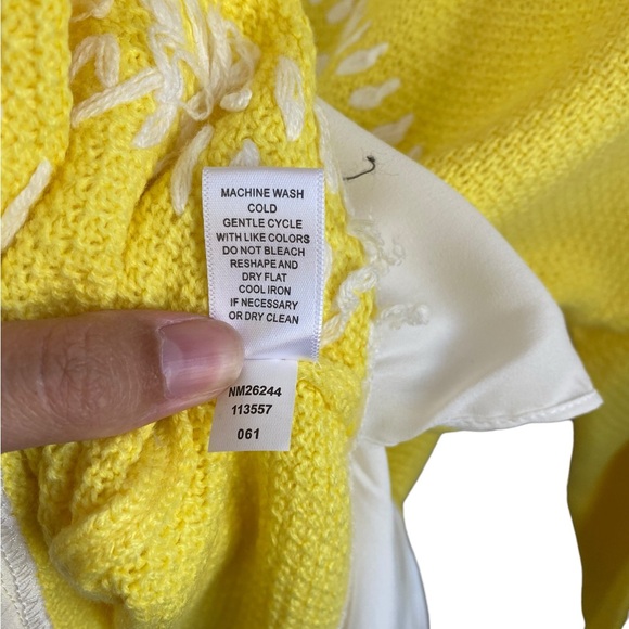 Neiman Marcus Yellow Sweater with White Accents - Picture 6 of 6